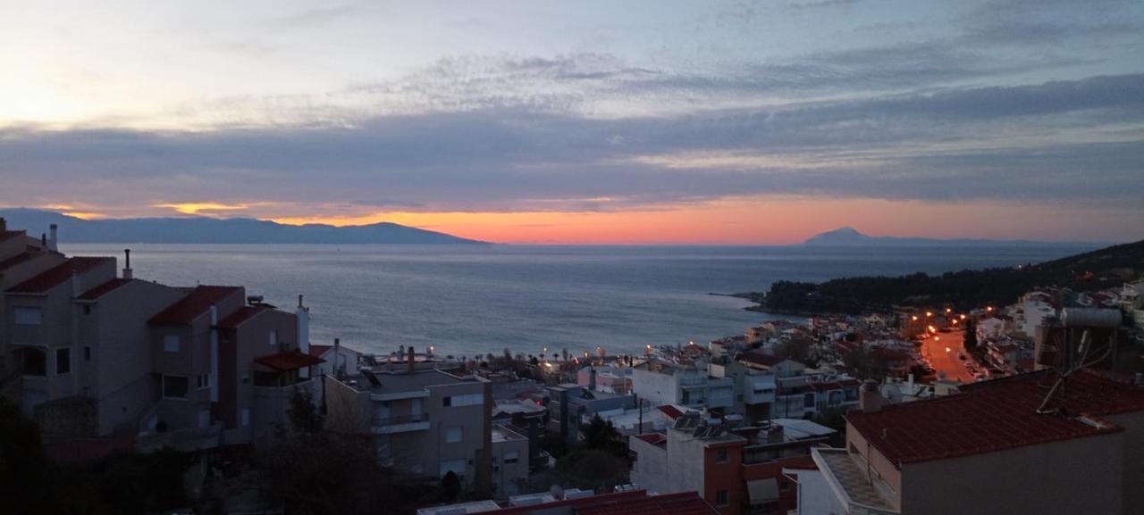 Sea Aura Apartment Kavala Bagian luar foto