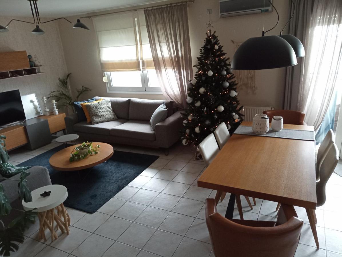 Sea Aura Apartment Kavala Bagian luar foto